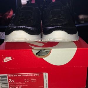 Nike air max motion 2
